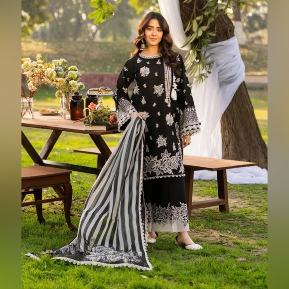 Elegant Black and White Floral embroidered Dress with Striped dupatta 3 pc dress